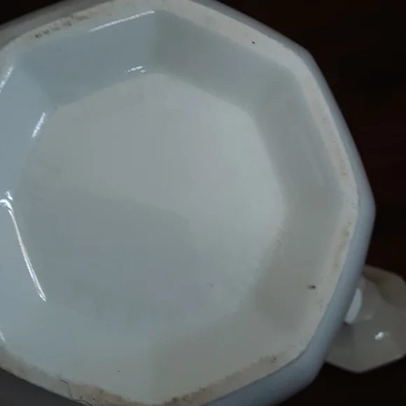 5/$35 Johnson Bros dish - Picture 4 of 6